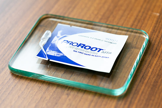 MTAセメント(再感染予防と歯質再生に有効な最新治療薬)の薬剤写真